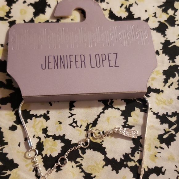 JENNIFER LOPEZ FASHION NECKLACE. - Picture 3 of 4